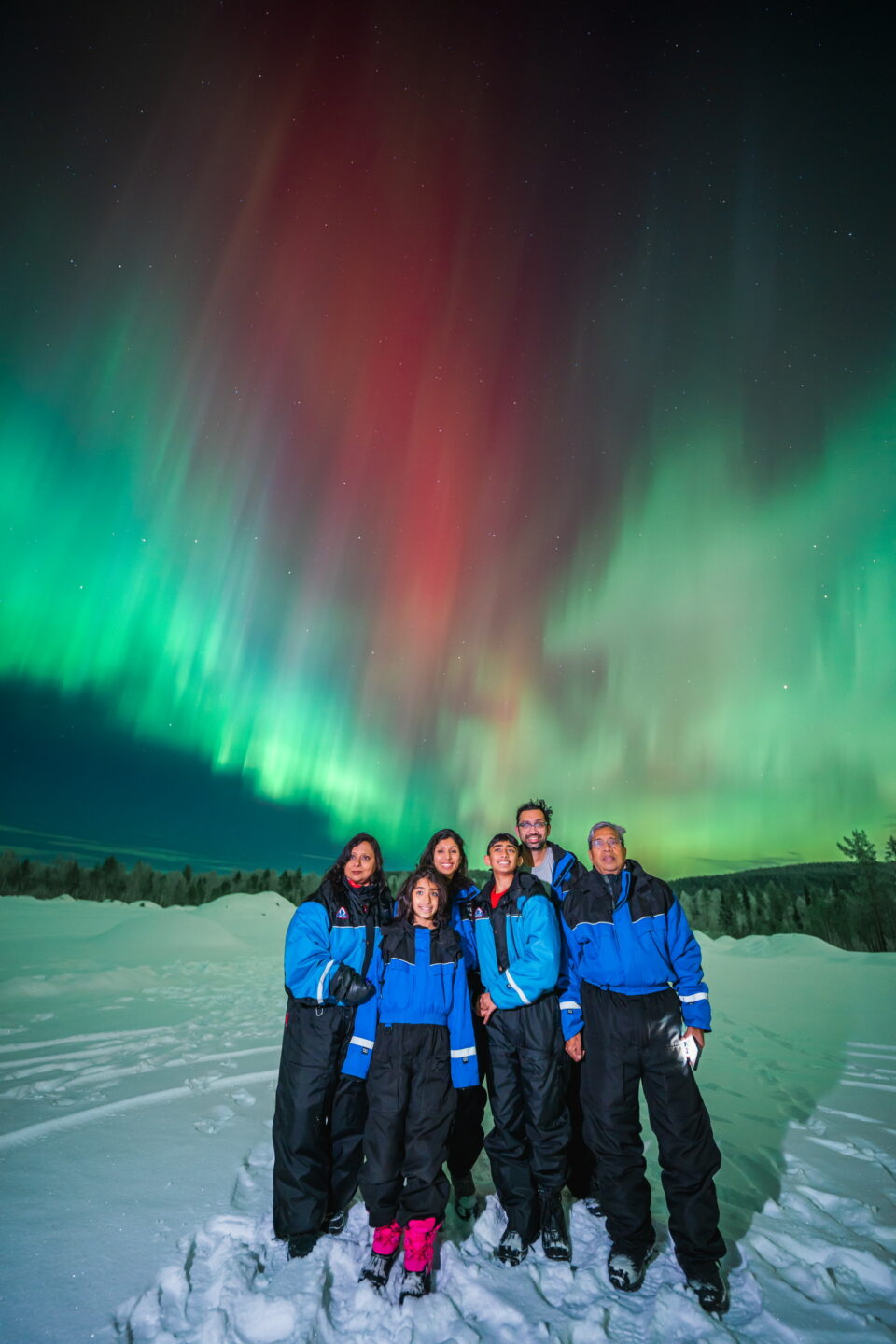 StayLapland Bucket List Bus Tour Aurora Hunting. Northern Lights tour, northern lights activity, northern lights safari. Aurora borealis, Rovaniemi, Lapland, Finland. BookLapland